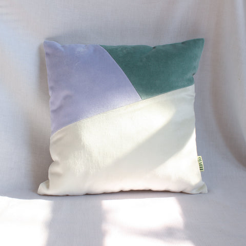 TRICOLOR THROW PILLOW - LILAC  // COUSSIN TRICOLORE - LILAS