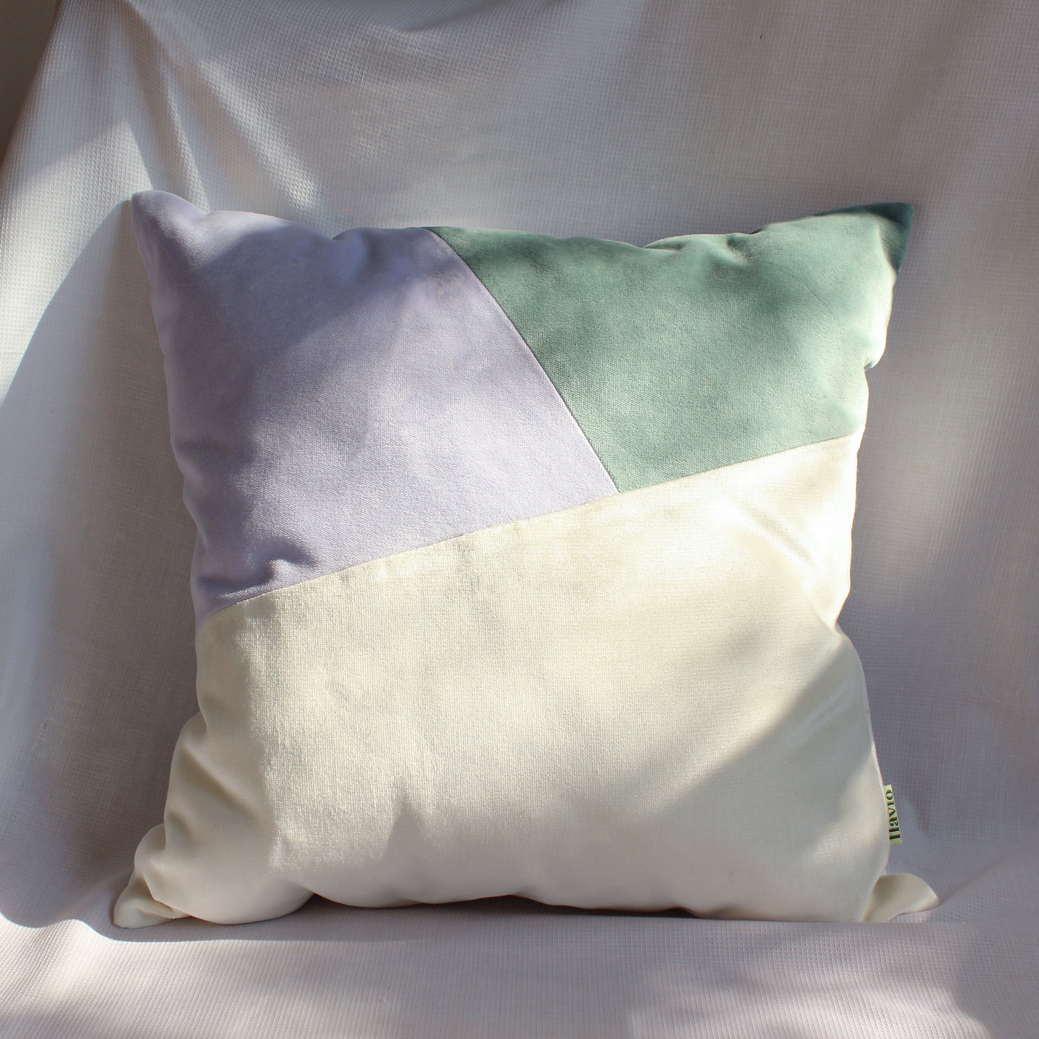 TRICOLOR THROW PILLOW - LILAC  // COUSSIN TRICOLORE - LILAS