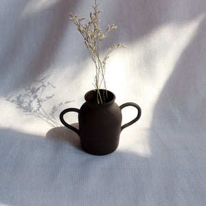 BLACK SINGLE STEM VASE // SOLIFLORE NOIR